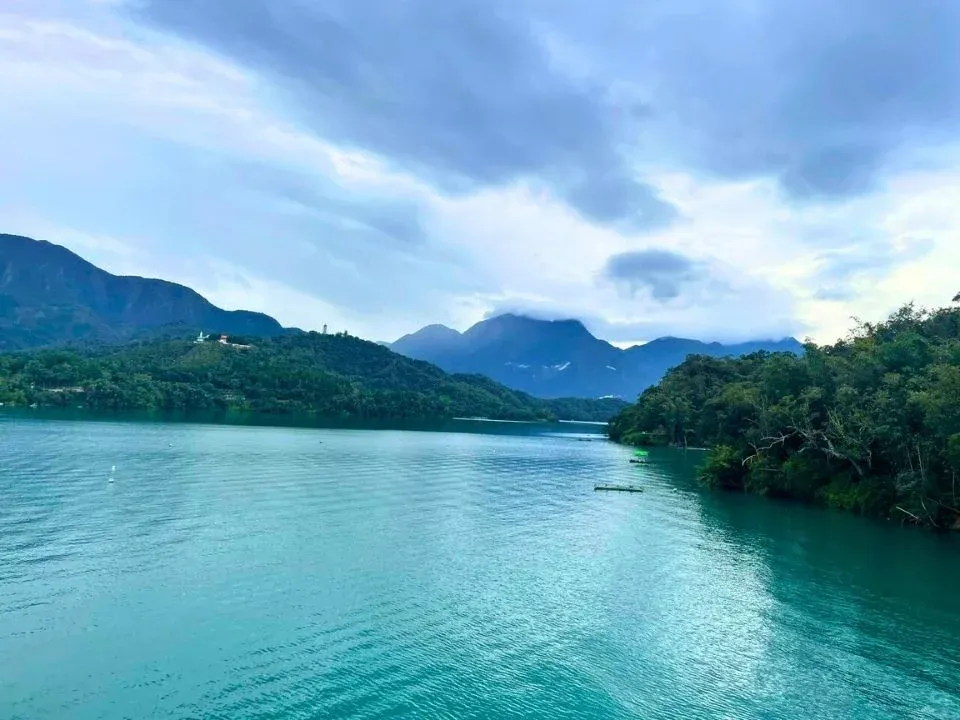 The peaceful waters of Sun Moon Lake
