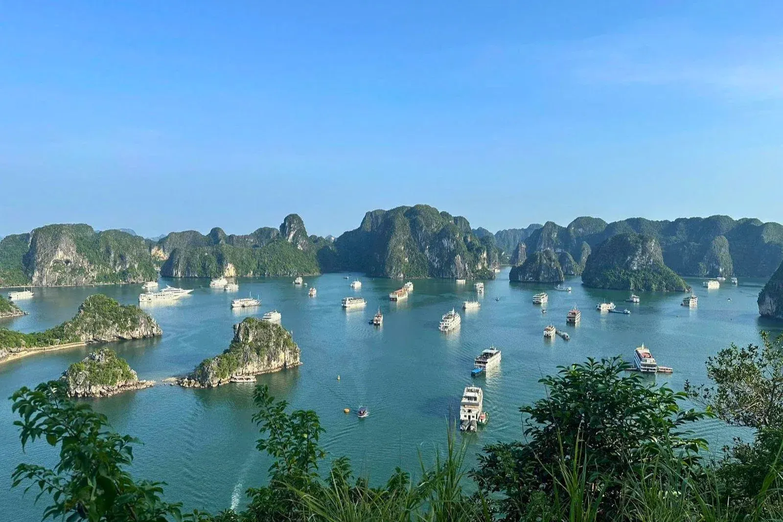 vietnam-ha-long-bay-cruise-view