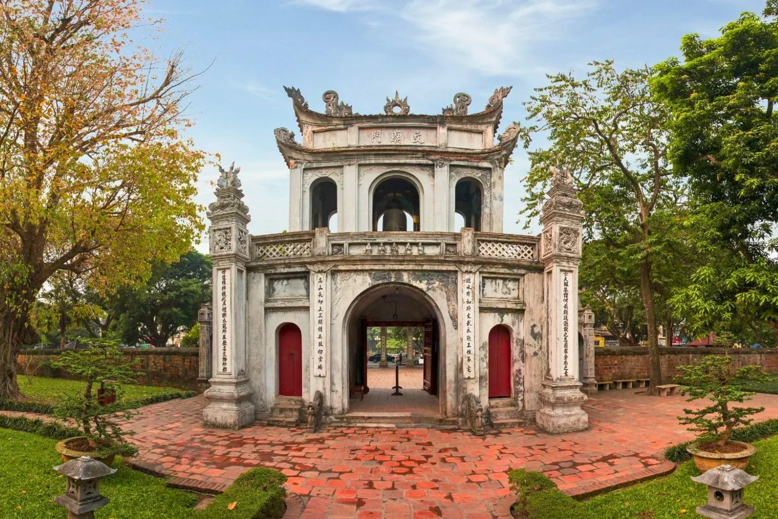 Cultural and historical experiences in Hanoi