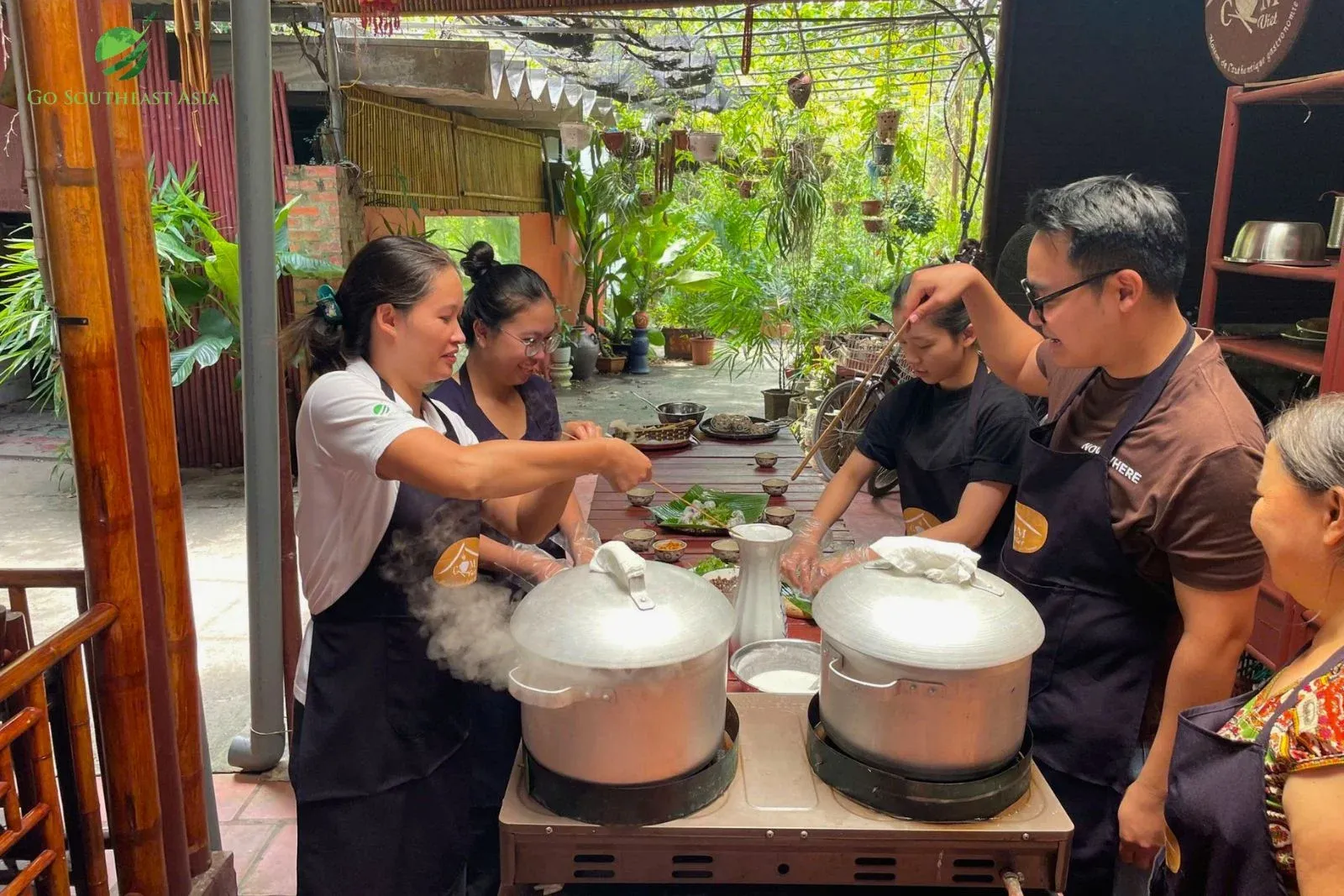 Vietnamese cooking experience with a local family