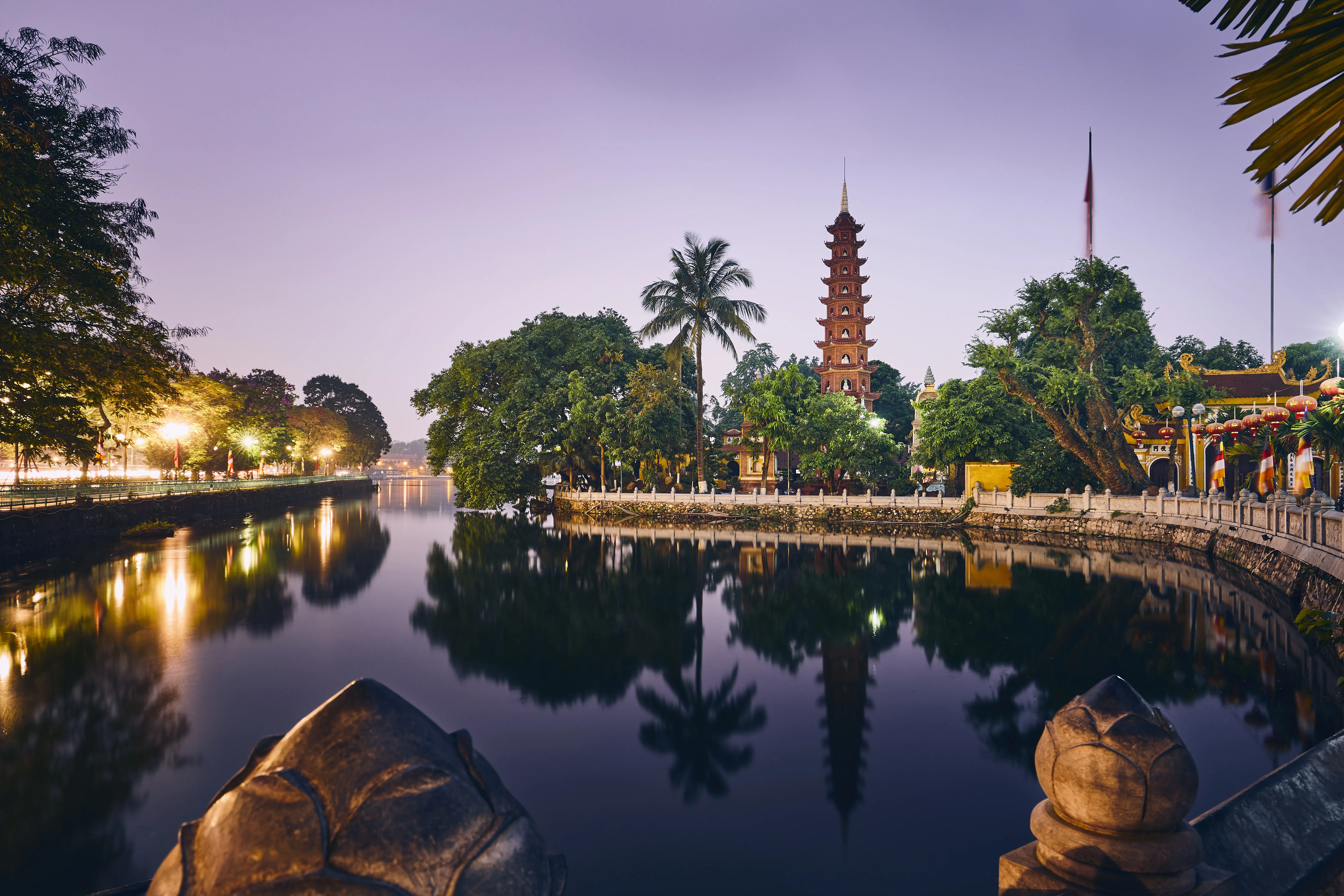 /storage/photos/29/hanoi-west-lake_1761537759_5CYgXoW9.webp